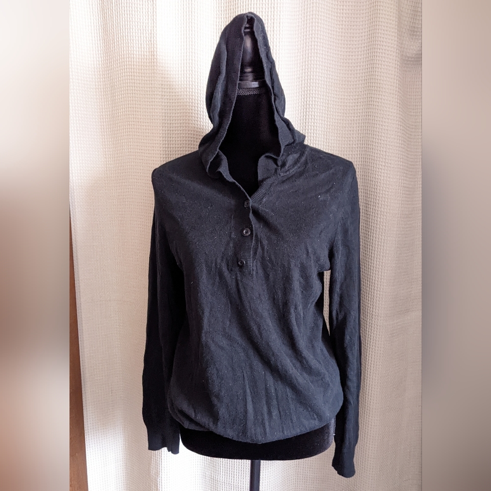 Lightweight Black hoodie Liz Lange Maternity size large